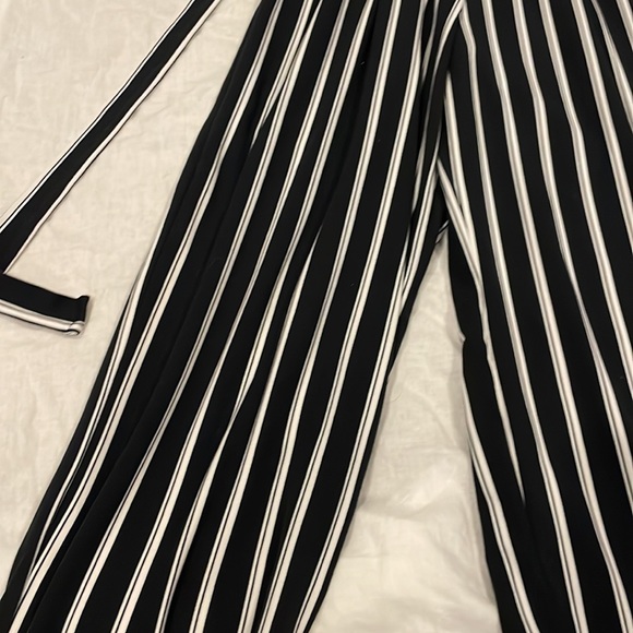 Francesca’s women’s jumpsuit - Picture 2 of 7